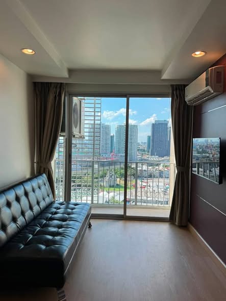bedroom and living room of THE LINE Phahonyothin Park