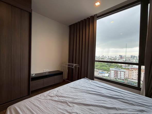 bedroom and room interior of THE LINE Sukhumvit 71