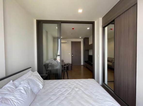 bedroom and room interior of THE LINE Sukhumvit 71