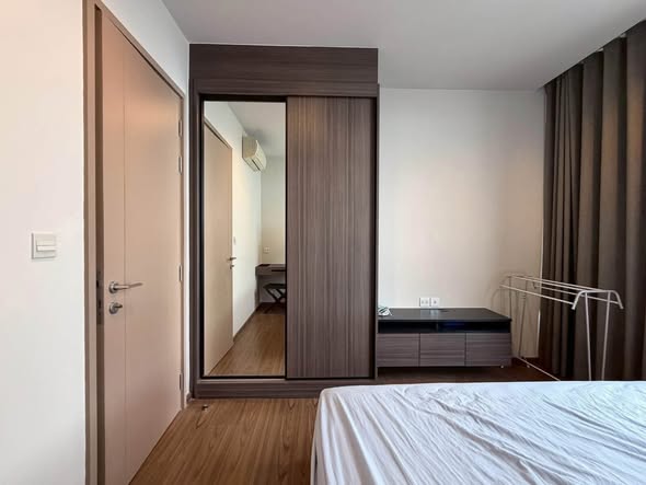bedroom and room interior of THE LINE Sukhumvit 71