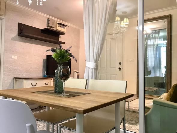 living room and room interior of The Link Sukhumvit 50