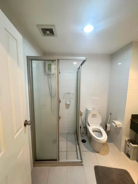 room interior of The Link Sukhumvit 50