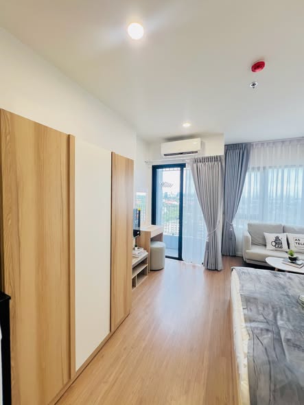 bedroom and room interior of The LIVIN Phetkasem