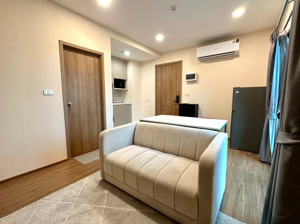 living room and bedroom of The Livin Ramkhamhaeng : เดอะ ลิฟวิ่น รามคำแหง