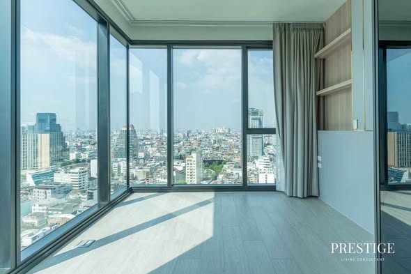 The Lofts Silom by Raimon Land