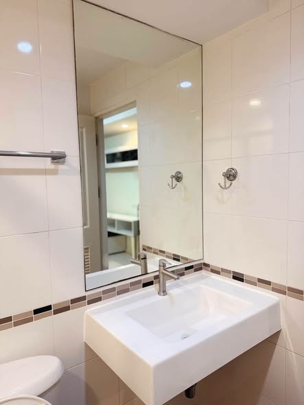 bathroom of The Log 3 Condominium