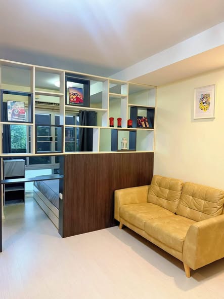 living room and room interior of The Log 3 Condominium