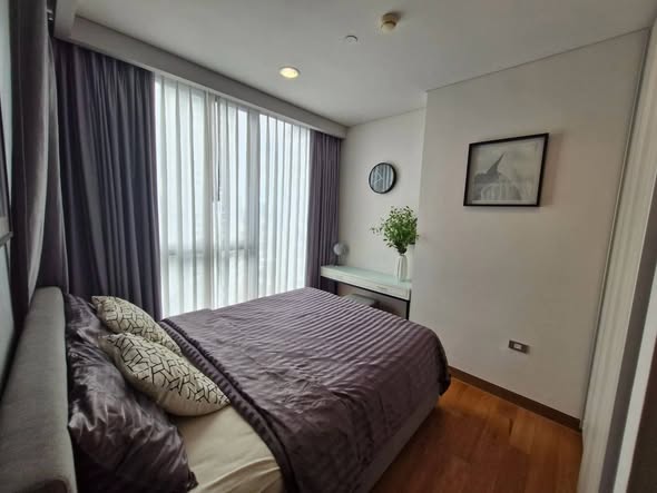 bedroom of The Lumpini 24