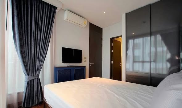 bedroom of The Lumpini 24