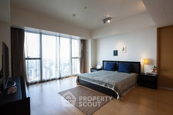 bedroom of The Met Condominium