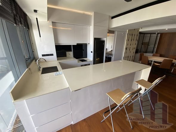 kitchen of The Met Condominium