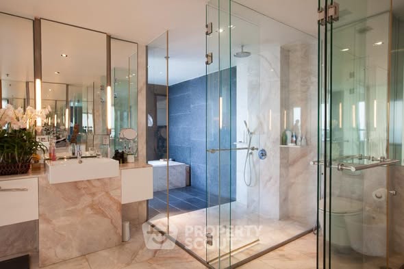 room interior and bathroom of The Met Condominium