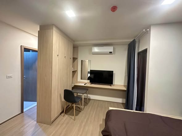 bedroom and room interior of THE MUVE Bangna