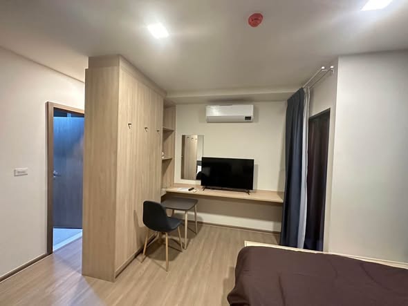 bedroom and room interior of THE MUVE Bangna