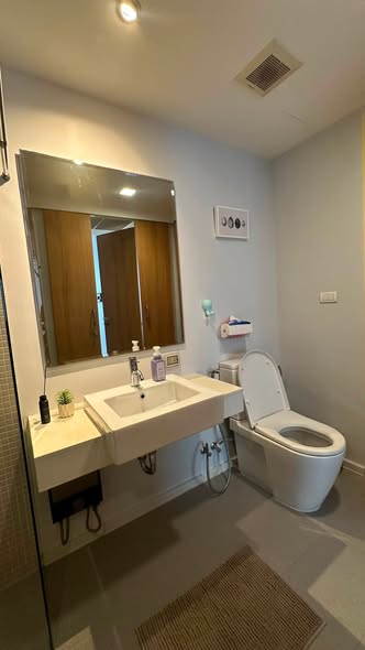 bathroom of The Nest Ploenchit