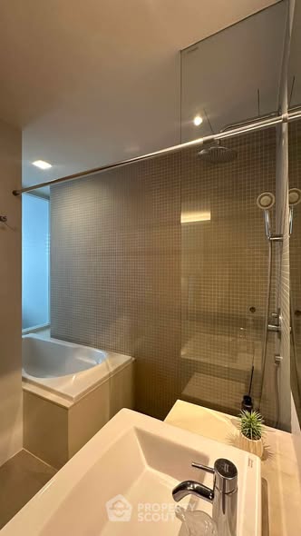 bathroom of The Nest Ploenchit