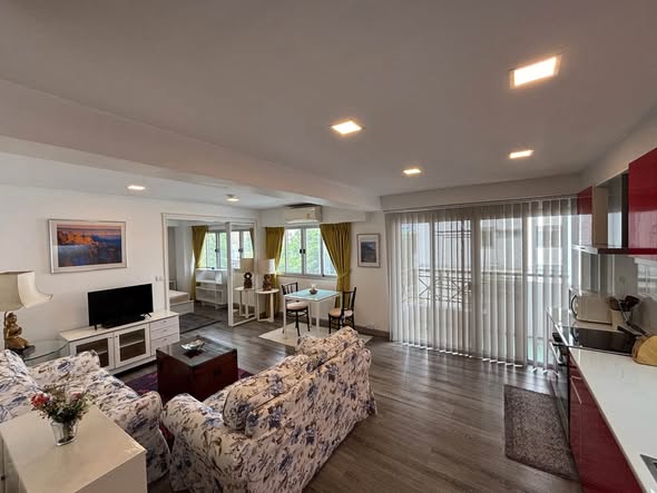 living room of The One Plus D Hua-mark 12