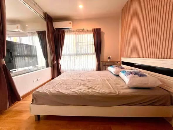 bedroom of The Parkland Taksin -Tha Phra