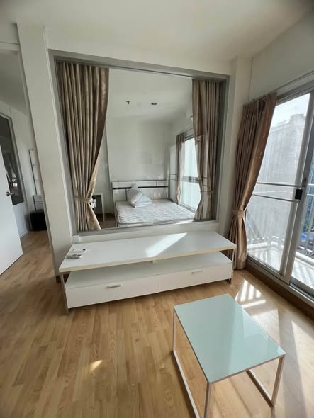 bedroom and room interior of The Parkland Taksin -Tha Phra