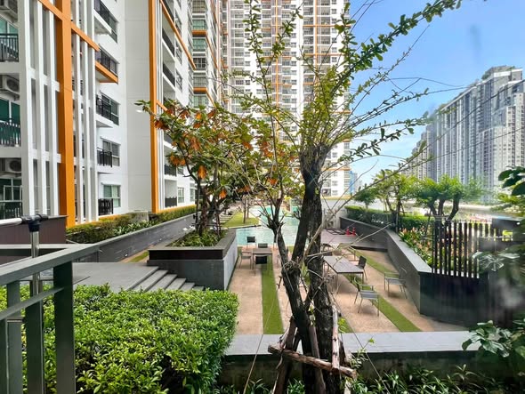 The Parkland Taksin -Tha Phra