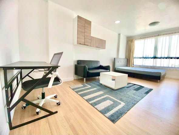 living room of The Parkland Taksin -Tha Phra
