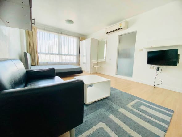 living room of The Parkland Taksin -Tha Phra