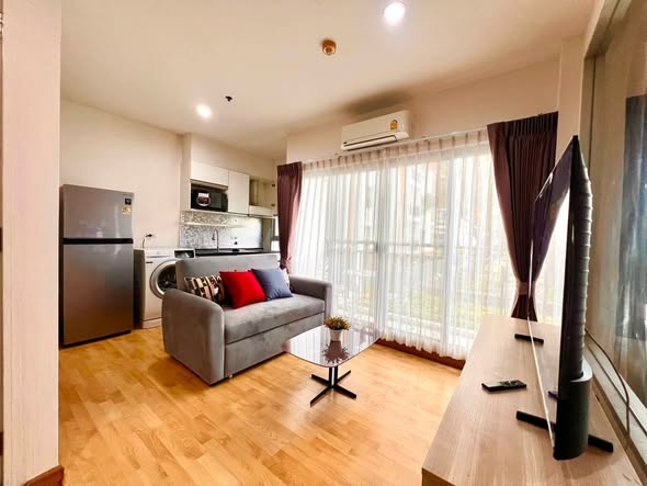 living room of The Parkland Taksin -Tha Phra