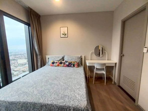 bedroom of The Politan Aqua