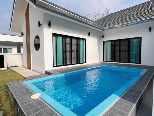 pool of The Pool Villa Resort Bang Saen