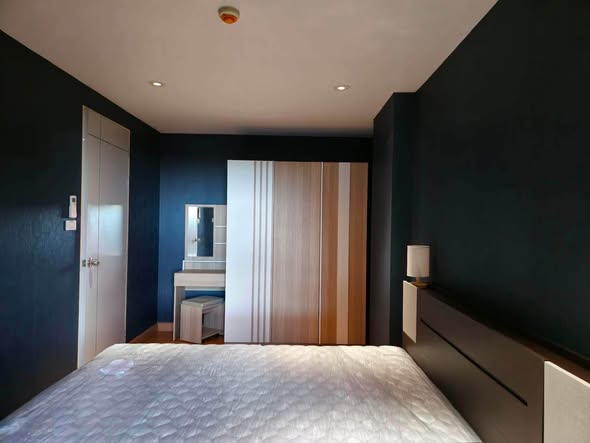 bedroom and room interior of The President Condo Sukhumvit 81