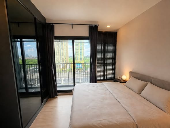 bedroom of The Privacy Jatujak