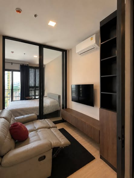 bedroom and room interior of The Privacy Jatujak