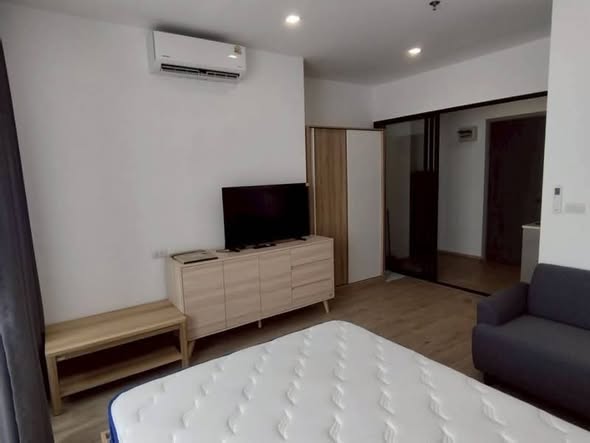 bedroom of The Rich Rama 9 – Srinagarindra