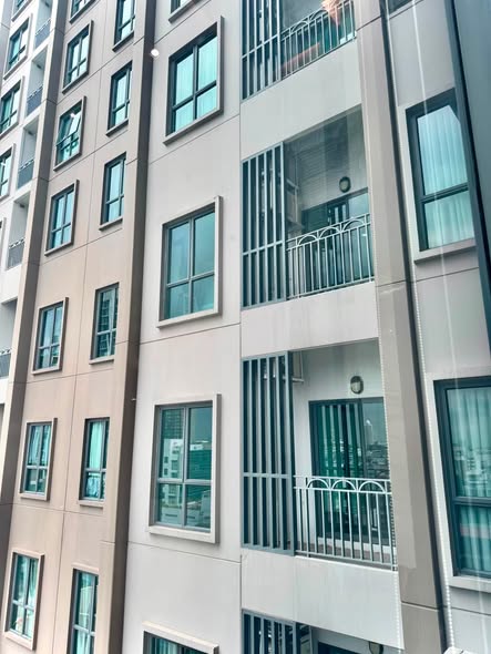 fire escape of The Rich Sathon-Taksin