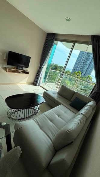 bedroom and living room of The Riviera Wongamat Beach : เดอะ ริเวียร่า วงศ์อมาตย์ บีช