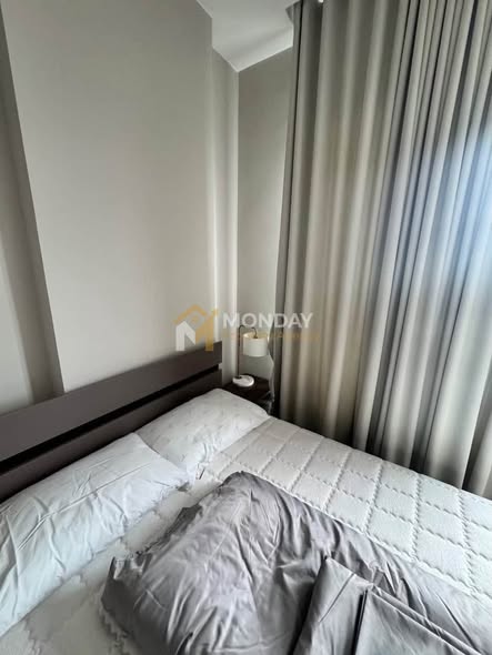 bedroom of The Room Phaya Thai