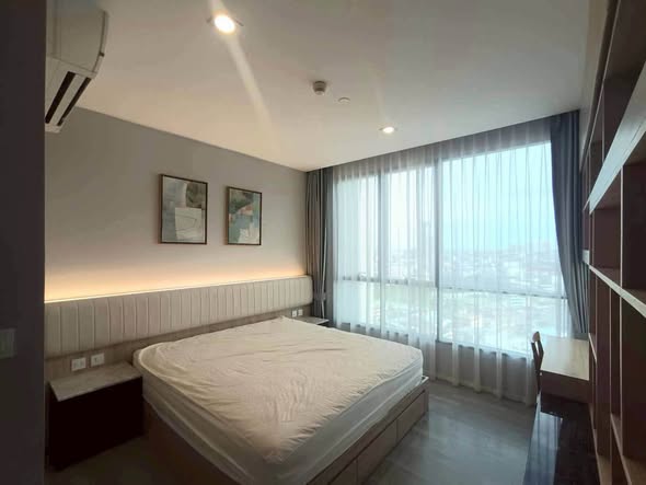 bedroom of The Room Sathon @ St. Louis