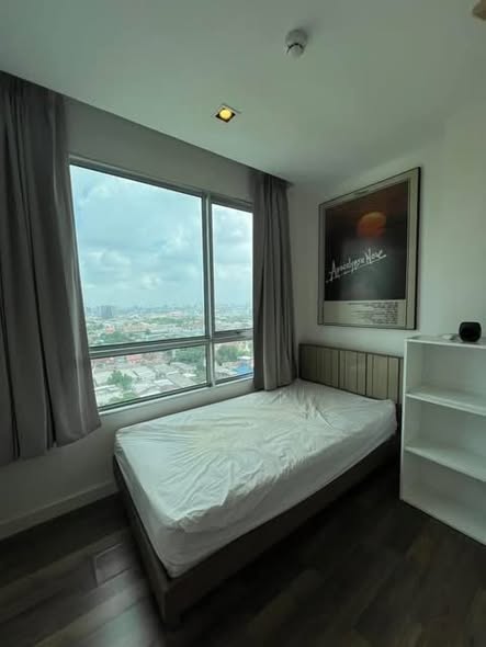 bedroom of The Room Sathon-Taksin