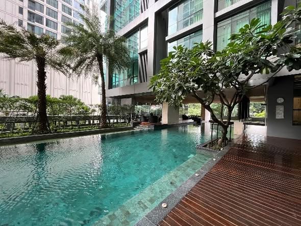 pool of The Room Sukhumvit 21