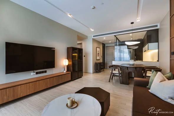 living room of THE ROOM SUKHUMVIT 38 | เดอะรูม สุขุมวิท 38