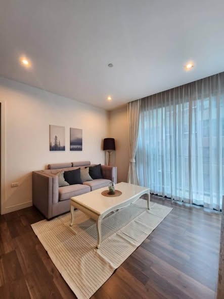 bedroom and living room of The Room Sukhumvit 62