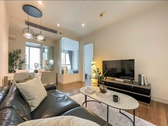 living room of The Room Sukhumvit 62