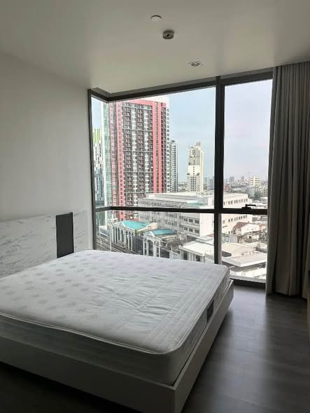 bedroom of The Room Sukhumvit 69