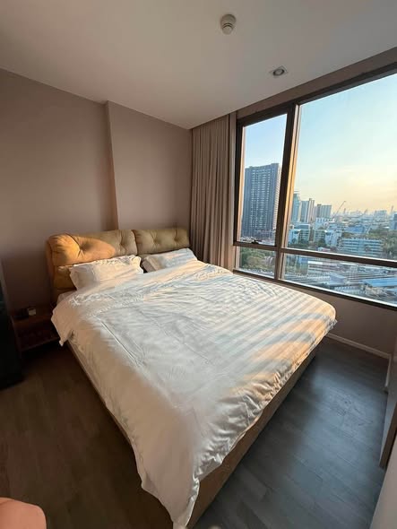 bedroom of The Room Sukhumvit 69