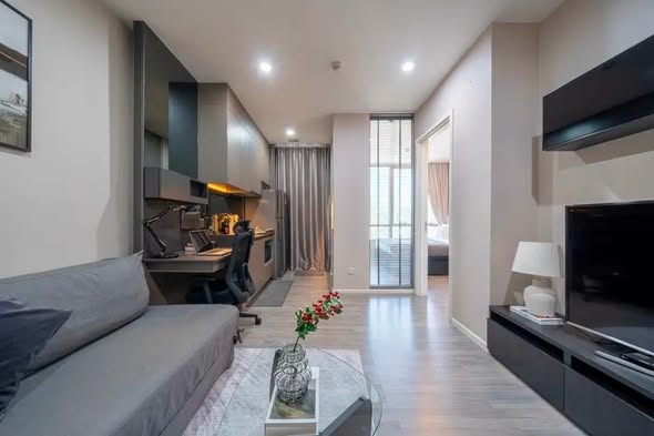 living room of The Room Sukhumvit 69