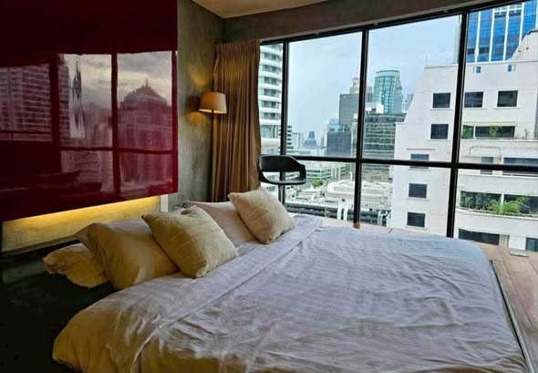bedroom of The Royal Place 1
