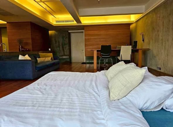 bedroom of The Royal Place 1