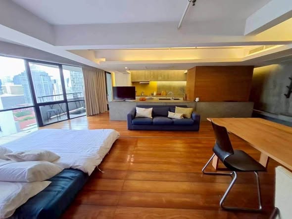 bedroom of The Royal Place 1