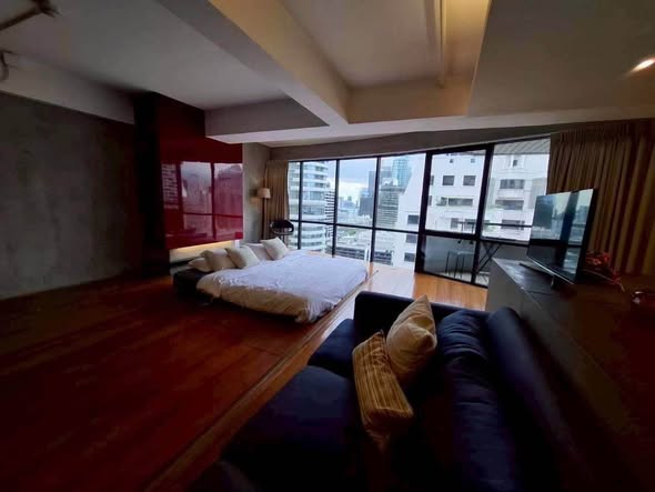 bedroom of The Royal Place 1