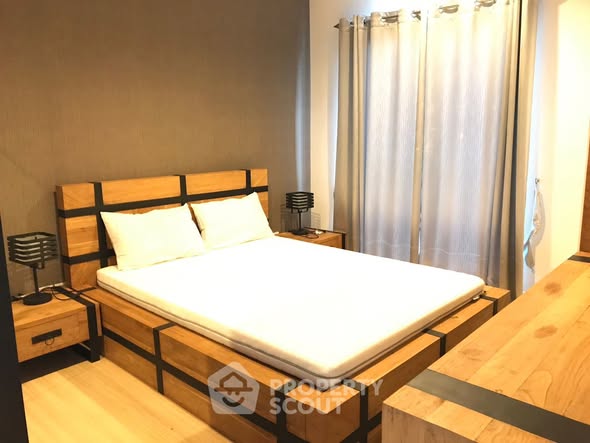 bedroom of The Seed Mingle